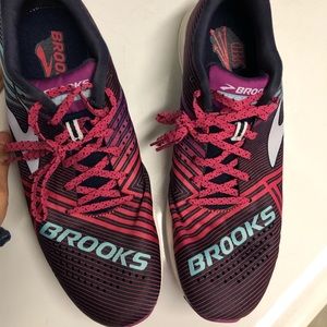 Brooks running shoes women’s size 10